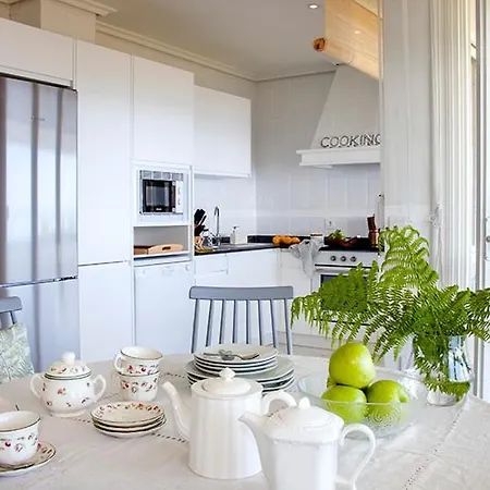 Wishome-Gran Casa Con Jardin Y Piscina, En Comillas קומיאס