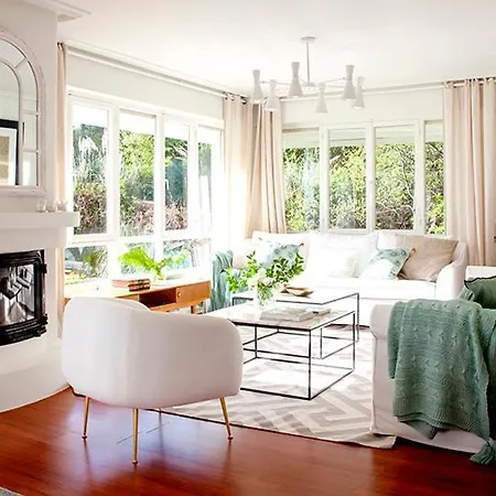 Wishome-Gran Casa Con Jardin Y Piscina, En Comillas קומיאס