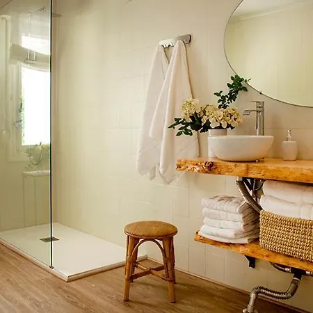 Wishome-Gran Casa Con Jardin Y Piscina, En Comillas קומיאס
