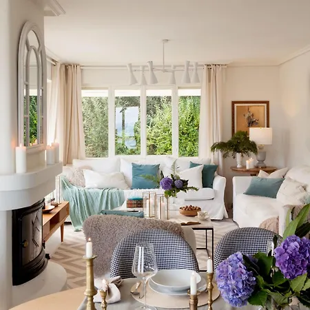 Wishome-Gran Casa Con Jardin Y Piscina, En Comillas *