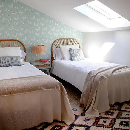 Wishome-Gran Casa Con Jardin Y Piscina, En Comillas קומיאס