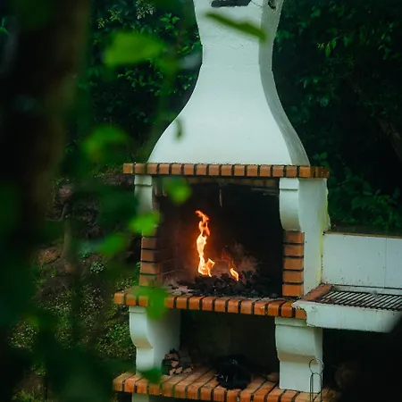 Wishome-Casa Muy Grande Con Precioso Jardin Y Piscina En Comillas וילה קומיאס