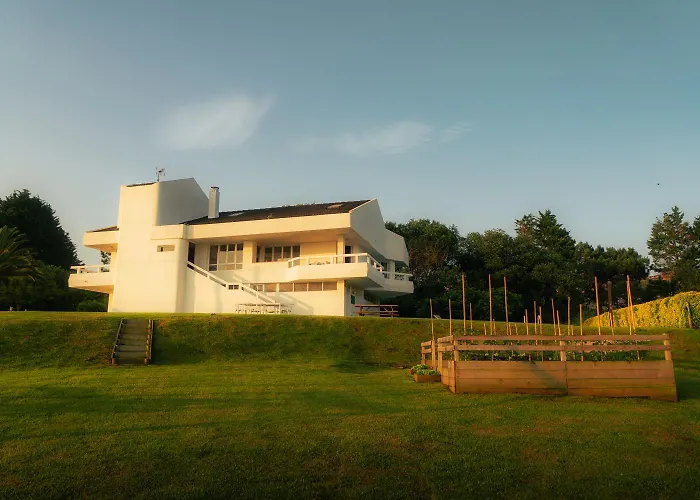 Villa Wishome-Viila Con Piscina En Comillas Con Servicios De Hotel Comillas