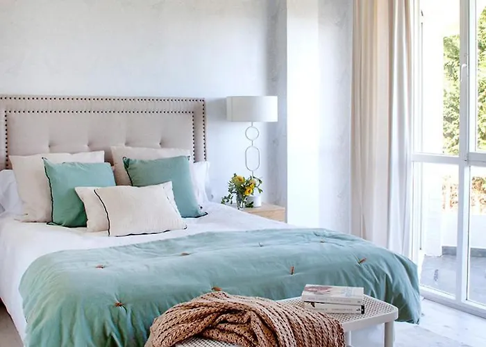 Wishome-Casa Muy Grande Con Precioso Jardin Y Piscina En Comillas Villa